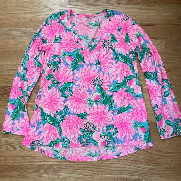 Lilly Pulitzer Tops - Lilly Pulitzer long sleeved tee size M pink blossom Try Your Zest